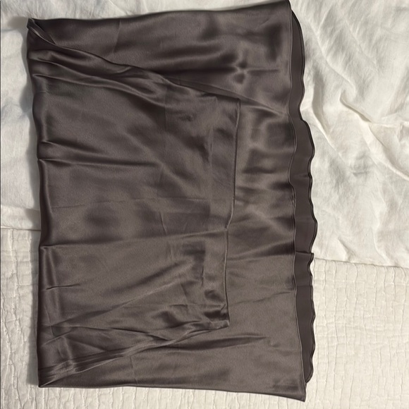 Elegant Gray Women's Skirt - Picture 3 of 3